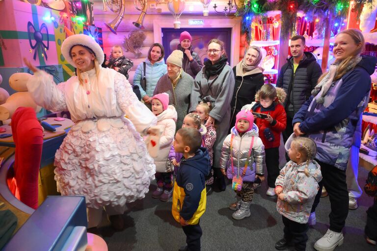 Скоро Новый год! В Москве открылась усадьба Деда Мороза