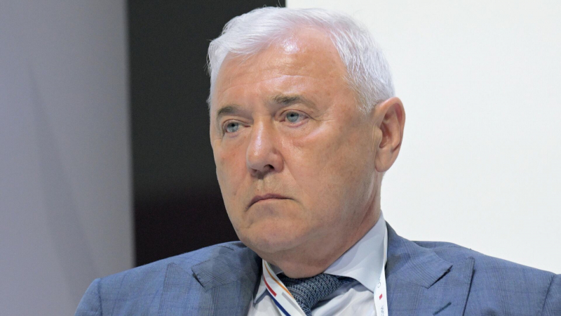 Российским туристам предложили альтернативу "стареющим" долларам