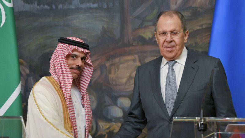 Лавров рассказал об открытии прямого авиасообщения с Саудовской Аравией