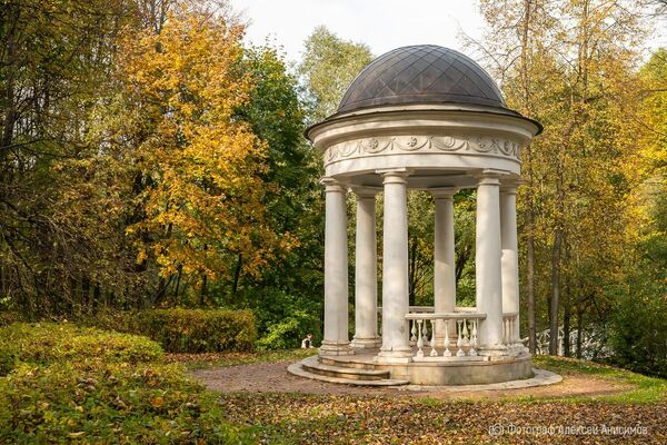 Красивые усадьбы Подмосковья. В какие имения ехать осенью