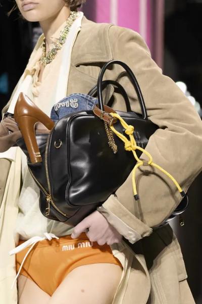 По этому аксессуару ты вычислишь модную девушку — почему паракорды стали так популярны