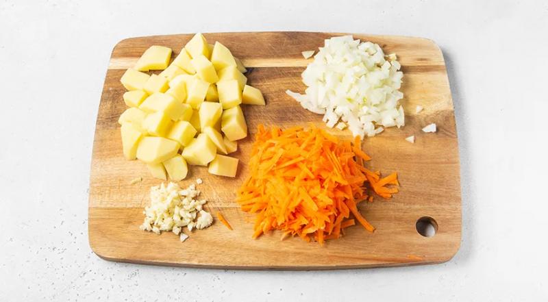 Рыбный суп из минтая с картофелем, пошаговый рецепт с фото на 192 ккал