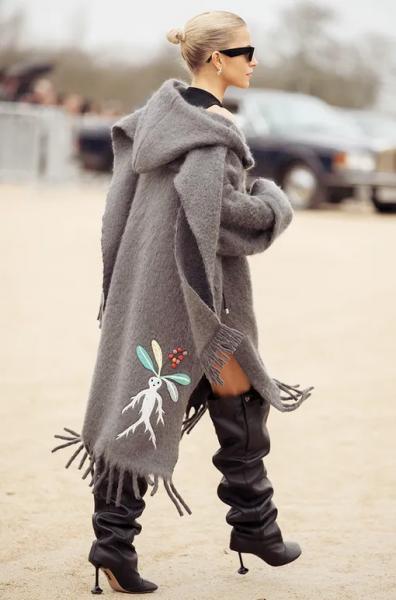 15 ярких шарфов, которые вытянут даже самый скучный образ