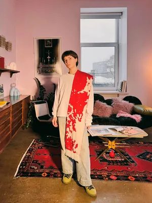 15 ярких шарфов, которые вытянут даже самый скучный образ