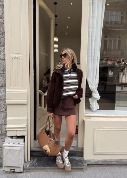 Фэшн-блогеры носят этот лонгслив, чтобы вывести осенние образы на новый уровень