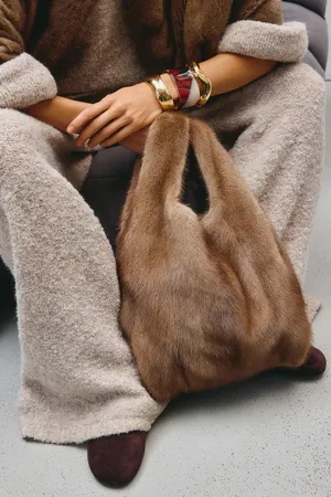 «Морщинистая сумка» – главный тренд зимы-2025/2026