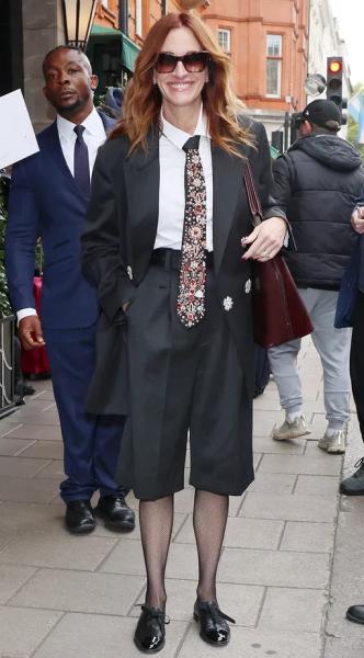 Забудь о цепях и платках! Учимся у инфлюенсеров носить галстук - главный аксессуар сезона