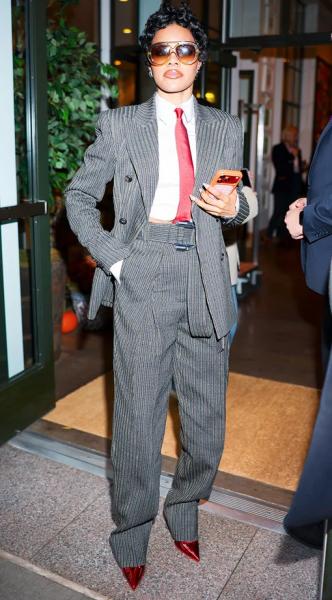 Забудь о цепях и платках! Учимся у инфлюенсеров носить галстук - главный аксессуар сезона