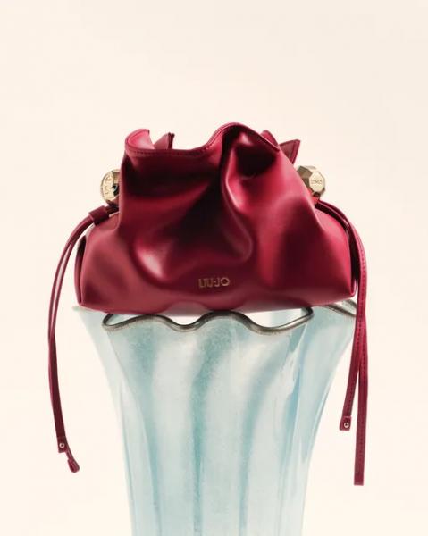 3, 2, 1 &ndash; проверяем готовность к Новому году в фэшн-дайджесте