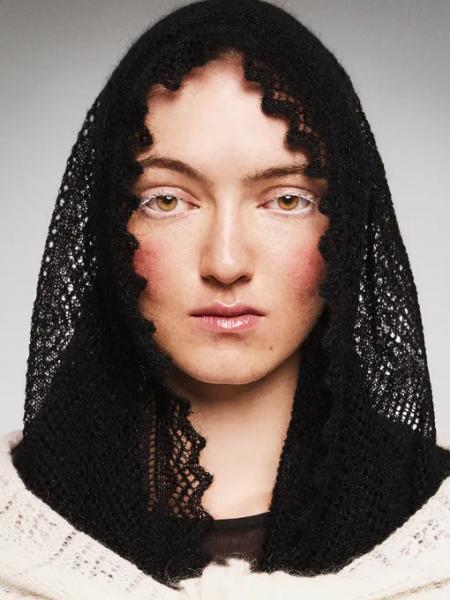 Модный дайджест недели: собираемся на корпоратив и ищем стильные новогодние подарки