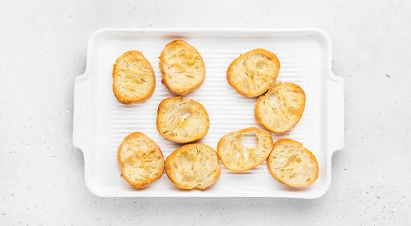 Новогодние канапе с паштетом, пошаговый рецепт с фото на 67 ккал