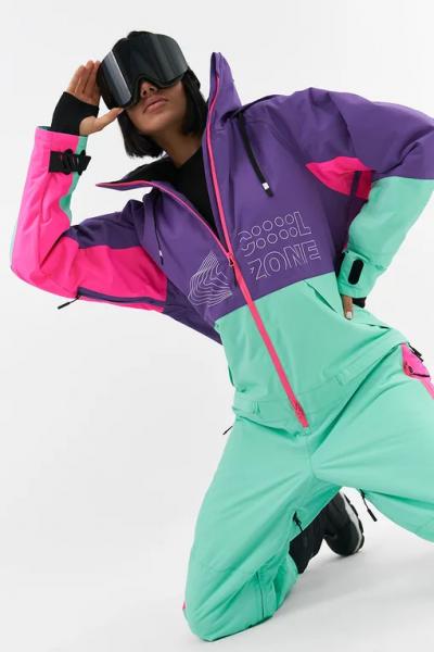 Первый фэшн-дайджест декабря: в чем пойти на корпоратив, идеи новогодних подарков и модное вдохновение