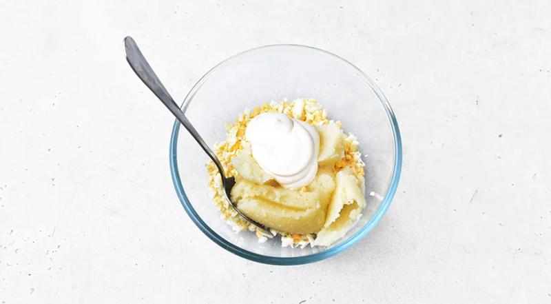 Селедка под шубой с икрой мойвы, пошаговый рецепт с фото на 285 ккал