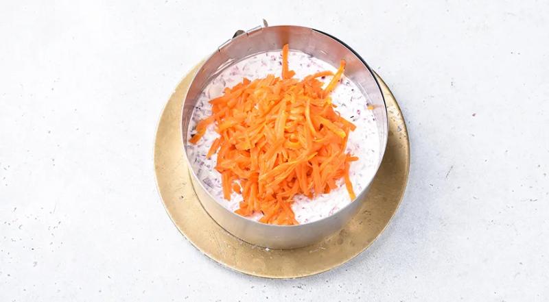 Селедка под шубой с икрой мойвы, пошаговый рецепт с фото на 285 ккал