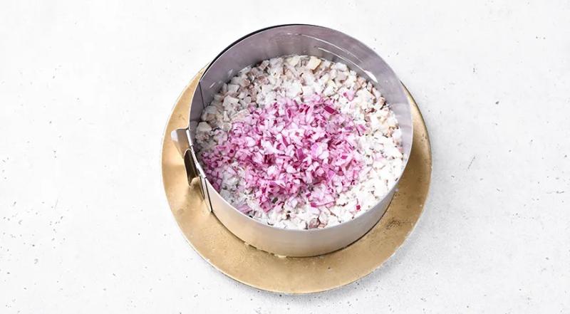 Селедка под шубой с икрой мойвы, пошаговый рецепт с фото на 285 ккал