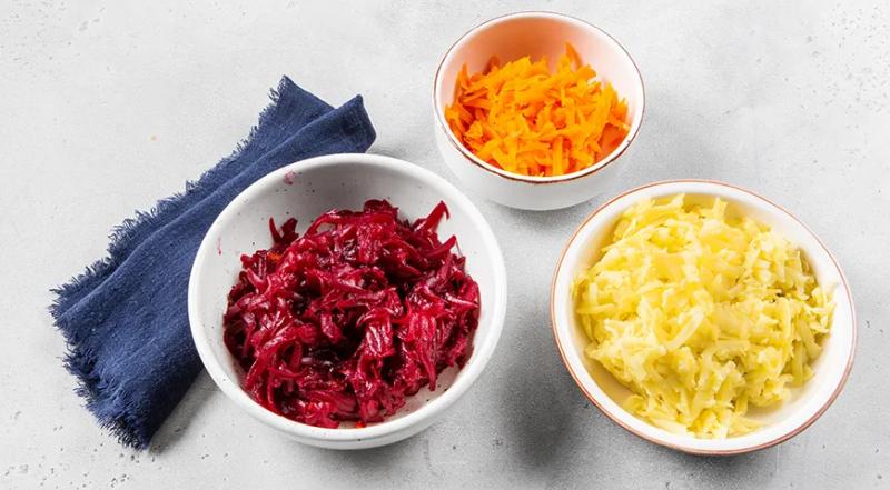 Селедка под шубой с зеленым горошком, пошаговый рецепт с фото на 1109 ккал