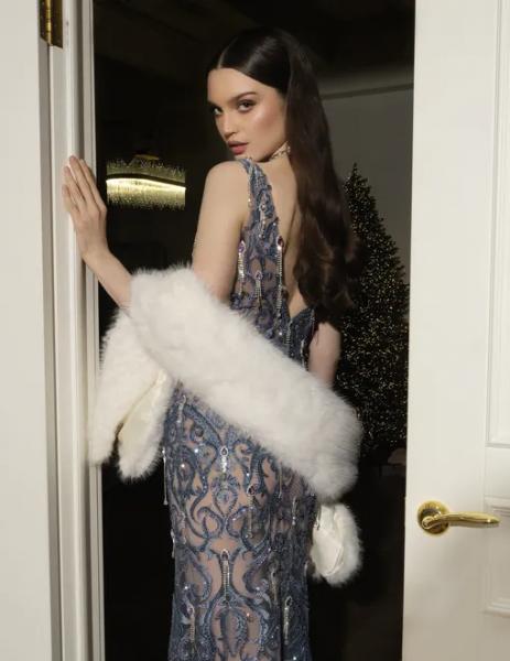 Срочно собираемся на Новый год и выбираем подарки: последний фэшн-дайджест 2025 года