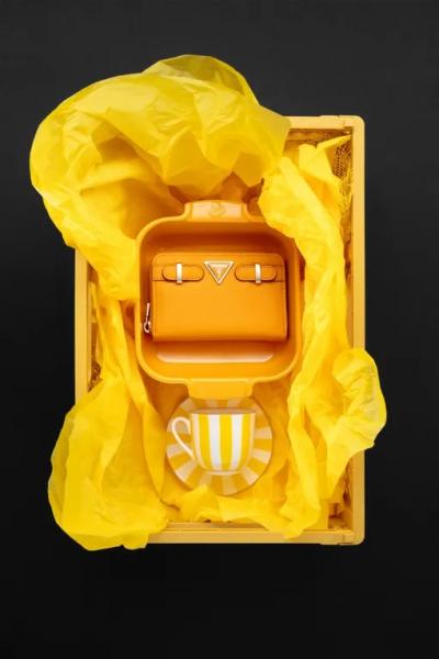 Срочно собираемся на Новый год и выбираем подарки: последний фэшн-дайджест 2025 года