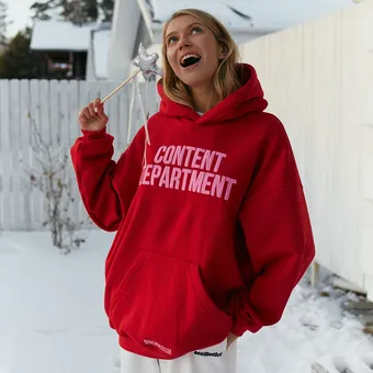 В последний момент: 12 модных вещей красного цвета для идеального новогоднего образа