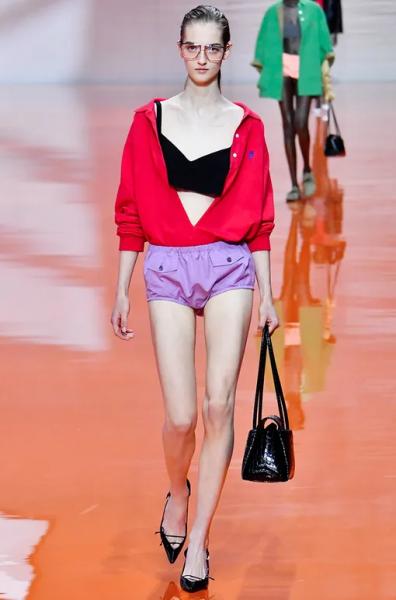 Будет ярко: 3 классных цветовых комбо для модных образов в 2026 году