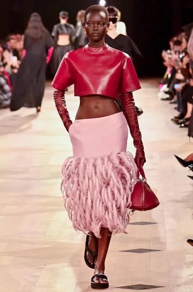 Будет ярко: 3 классных цветовых комбо для модных образов в 2026 году