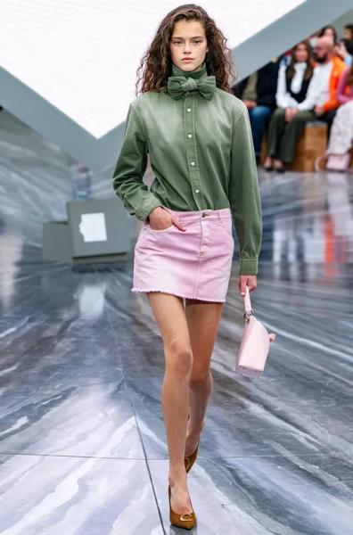 Будет ярко: 3 классных цветовых комбо для модных образов в 2026 году