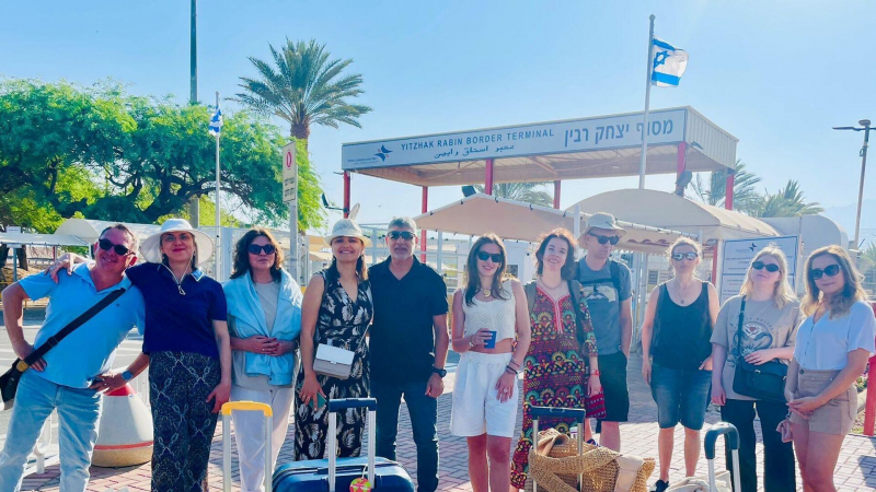 Число рейсов из России в Израиль снизилось почти в три раза