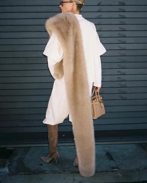 Эльза Хоск показывает: что получится, если носить спортивные вещи с люксом