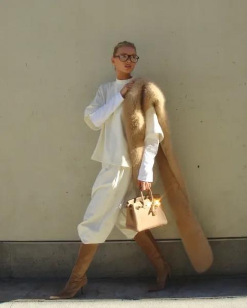 Эльза Хоск показывает: что получится, если носить спортивные вещи с люксом