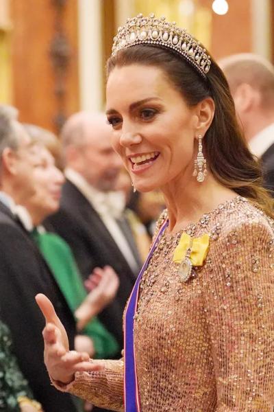 Эта трогательная история скрывается за серьгами Кейт Миддлтон стоимостью 1,6 миллиона фунтов стерлингов