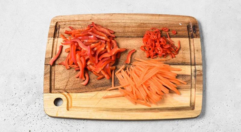 Фунчоза с морепродуктами и овощами, пошаговый рецепт с фото на 485 ккал