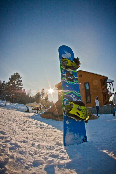 Горнолыжные курорты России 2025-2026: рейтинг лучших с ценами