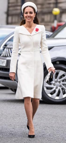 Как Кейт Миддлтон носит самый модный цвет 2026 года - &laquo;облачный танцор&raquo;