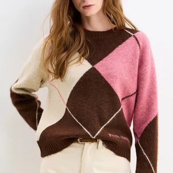 Кэти Холмс уверена: такой свитер нужен тебе прямо сейчас