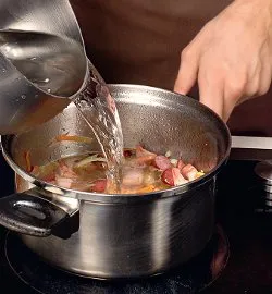 Кислые щи с копченостями, пошаговый рецепт с фото на 508 ккал