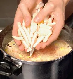 Кислые щи с копченостями, пошаговый рецепт с фото на 508 ккал