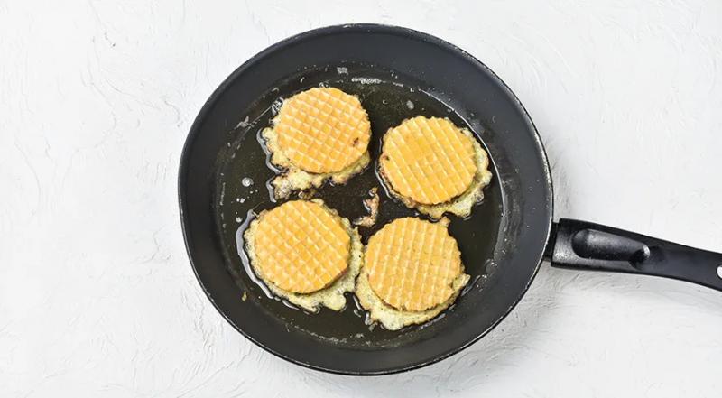 Котлеты в вафельных коржах, пошаговый рецепт с фото на 647 ккал