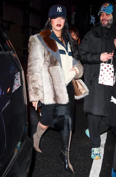 Провал или стильно? Разбираем, как Рианна носит мех