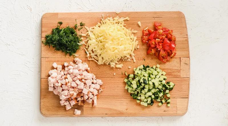 Салат Муравейник с копченой курицей, пошаговый рецепт с фото на 317 ккал