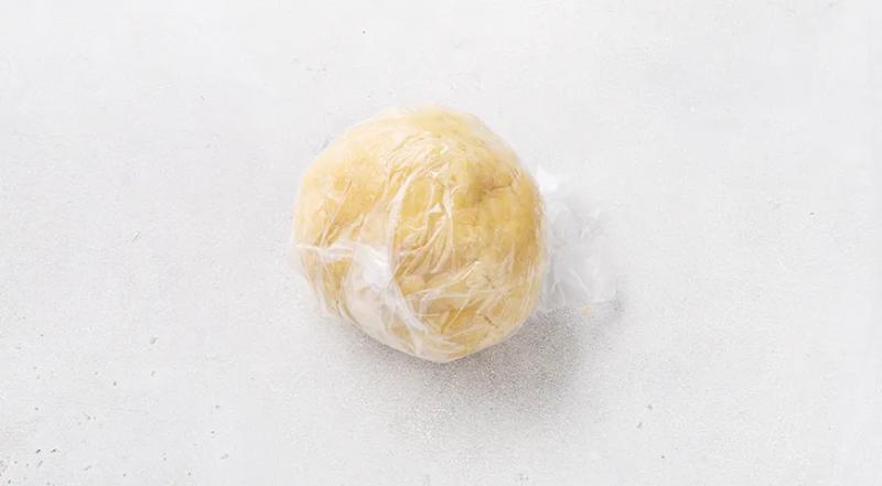 Сосиски в тесте, с овощами и сыром, пошаговый рецепт с фото на 433 ккал