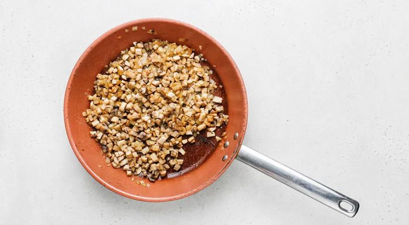 Свинина, запеченная в слоеном тесте, пошаговый рецепт с фото на 570 ккал