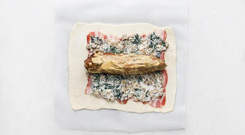 Свинина, запеченная в слоеном тесте, пошаговый рецепт с фото на 570 ккал