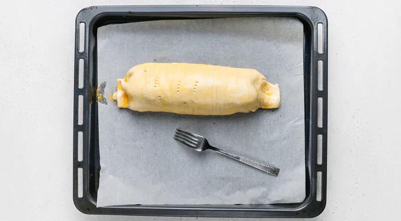 Свинина, запеченная в слоеном тесте, пошаговый рецепт с фото на 570 ккал