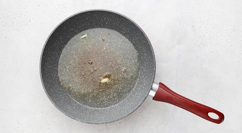 Тушеная картошка с тушенкой, пошаговый рецепт с фото на 557 ккал