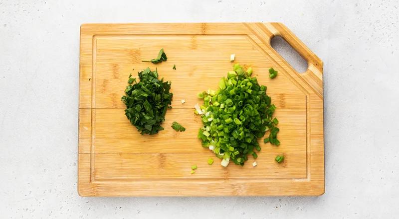 Тушеная картошка с тушенкой, пошаговый рецепт с фото на 557 ккал