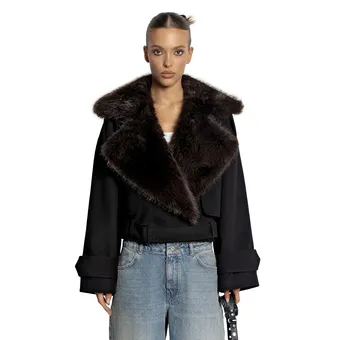 Весной-2026 все девушки будут носить пальто с меховым воротником &ndash; как у Кейт Миддлтон