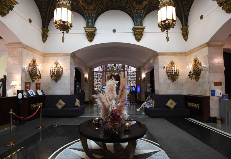 Замки, высотки и терема: самые красивые исторические отели России