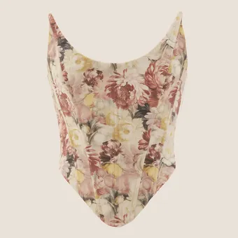 Байкерская романтика: на 14 февраля собираем образ, как у Марго Робби