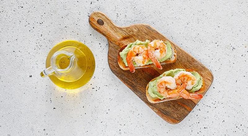 Брускетта с авокадо и креветками, пошаговый рецепт с фото на 308 ккал