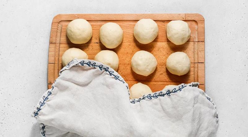 Булочки с шоколадом внутри, пошаговый рецепт с фото на 614 ккал